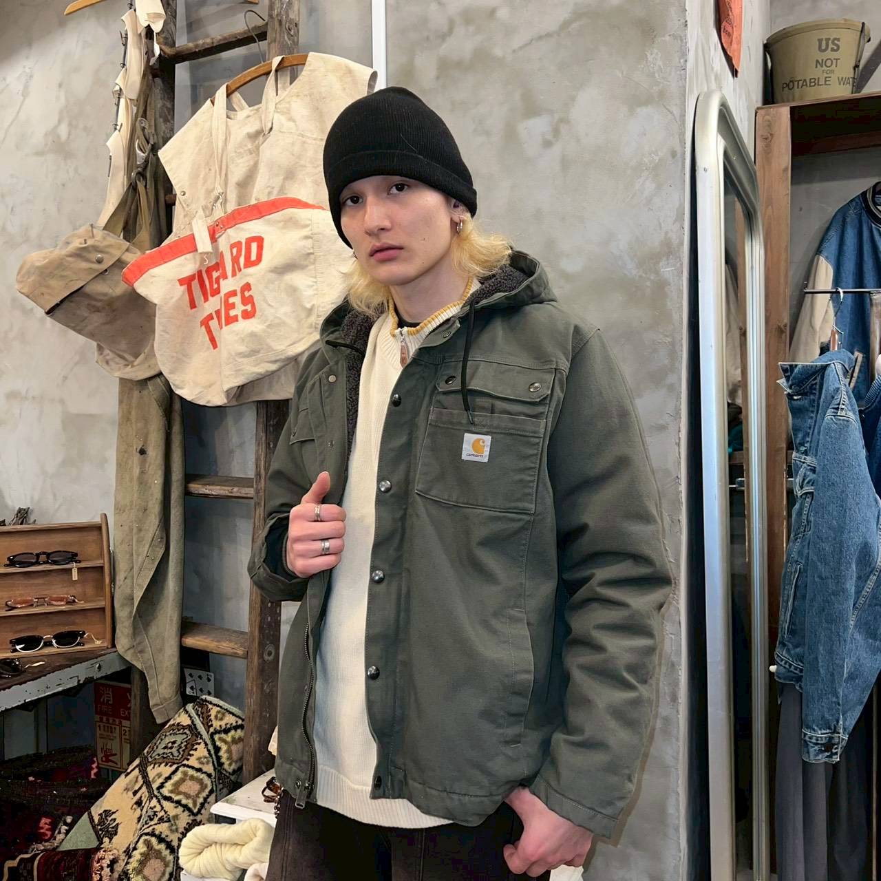 カーハート入荷