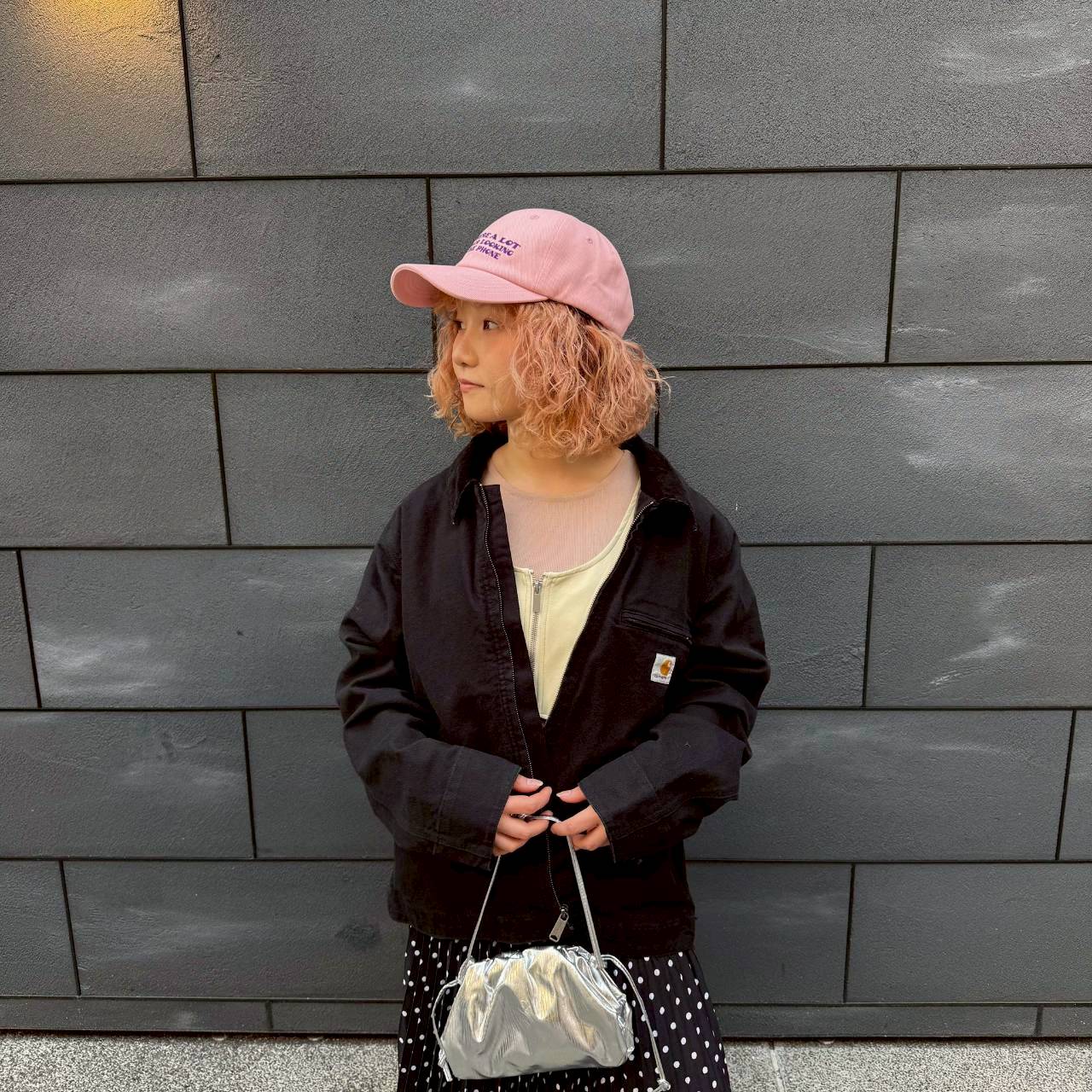 カーハート入荷