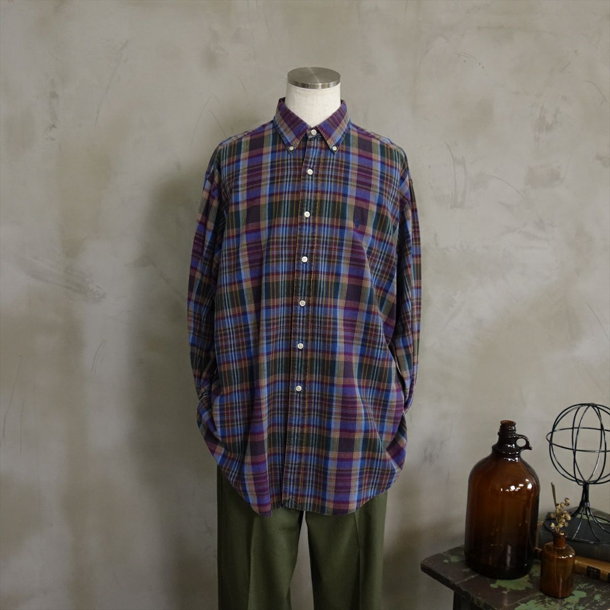 古着のラルフローレンのシャツ