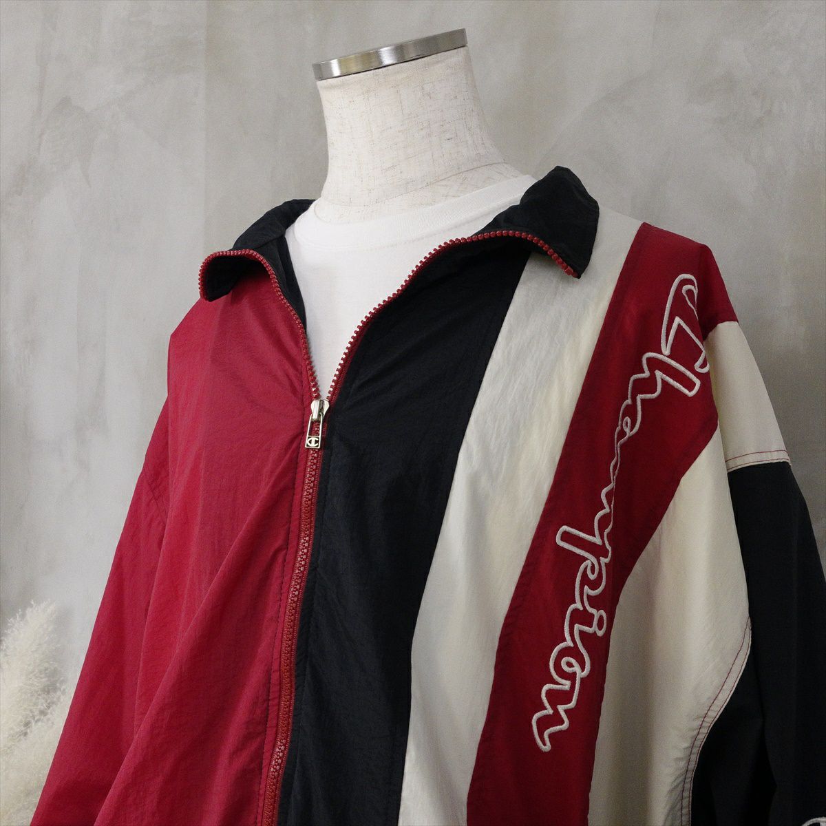 チャンピオンのナイロンジャケット