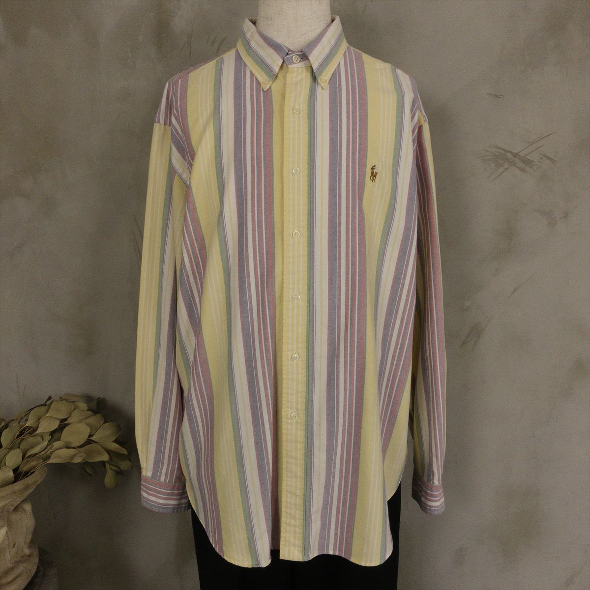 古着のラルフローレンのシャツ