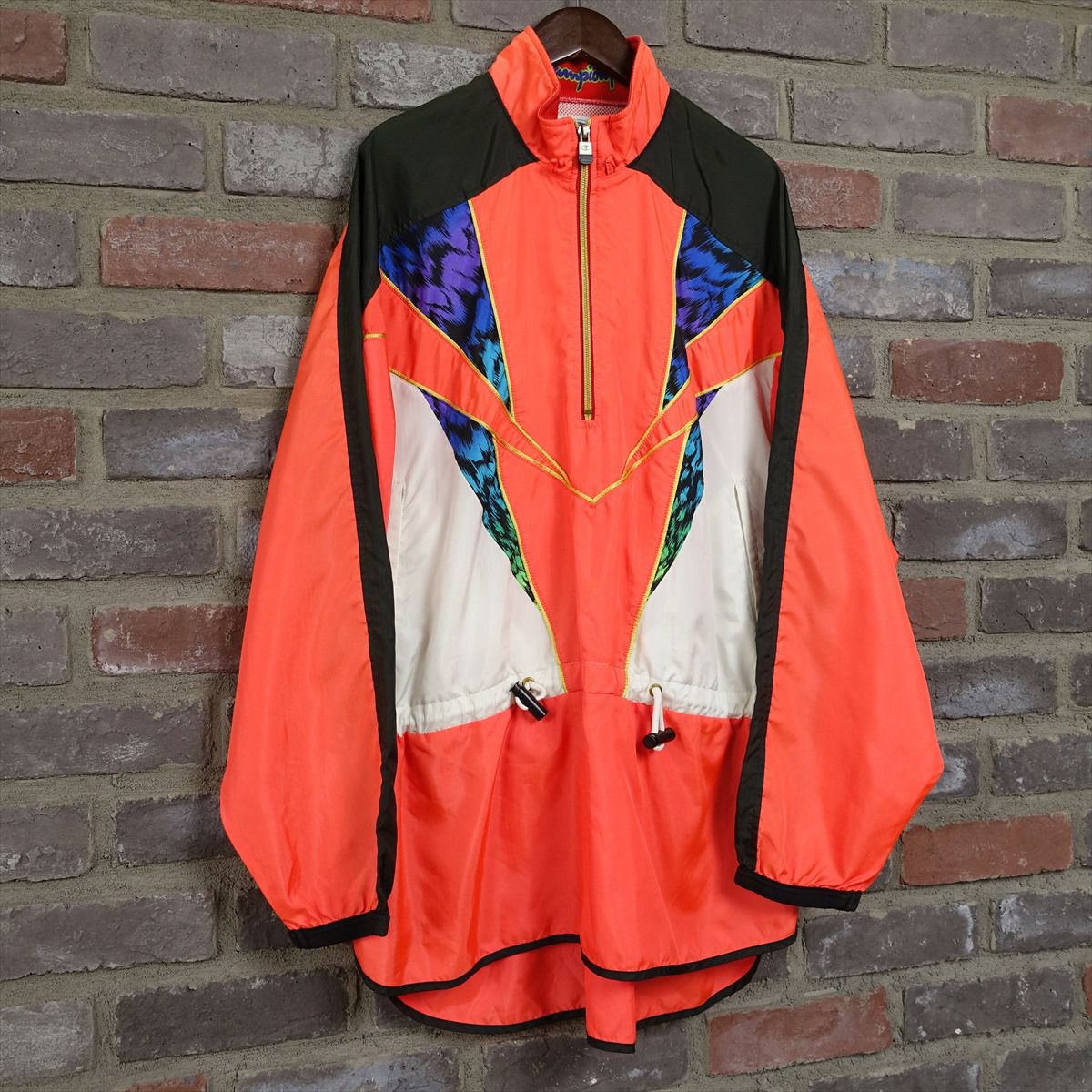 チャンピオンのナイロンジャケット