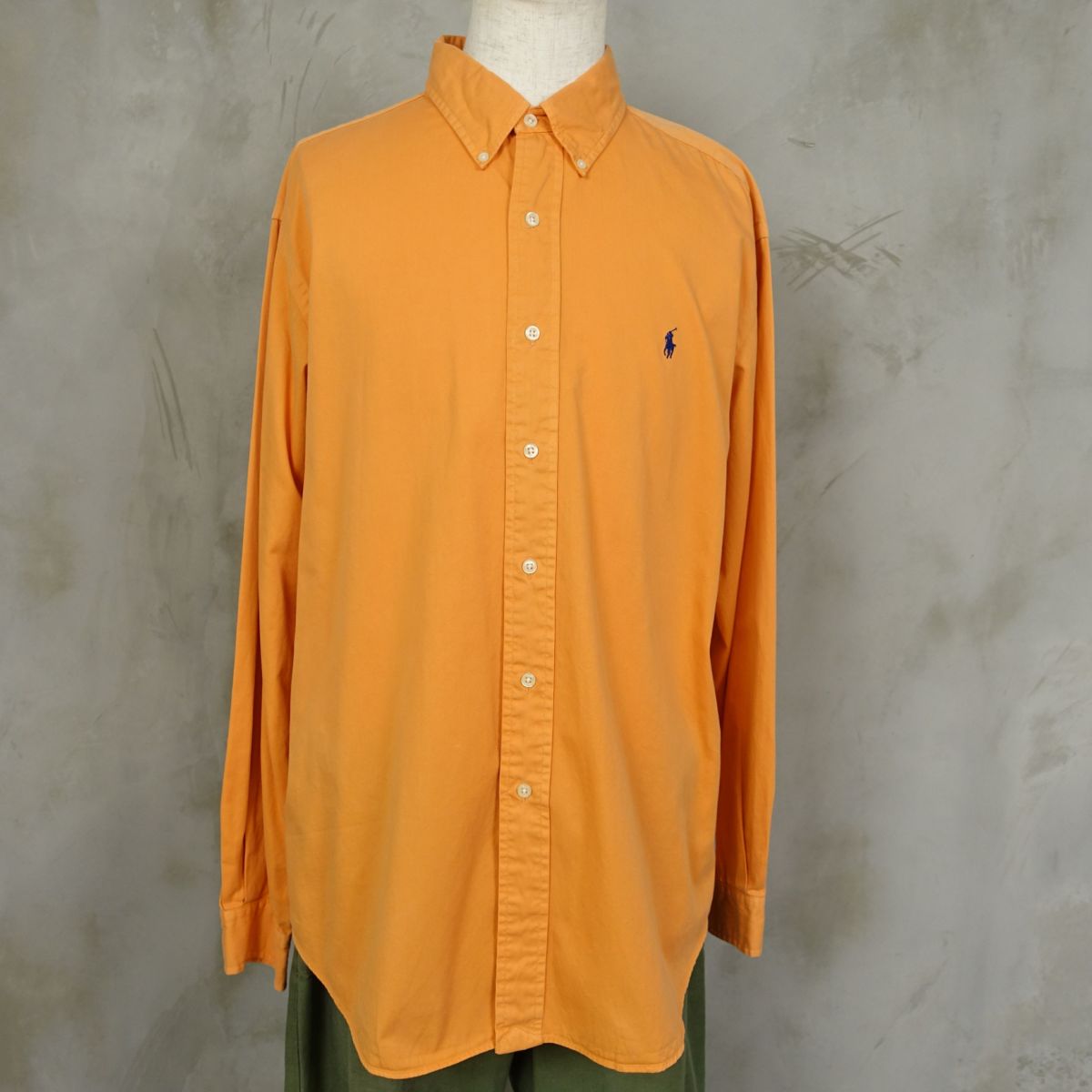 古着のラルフローレンのシャツ