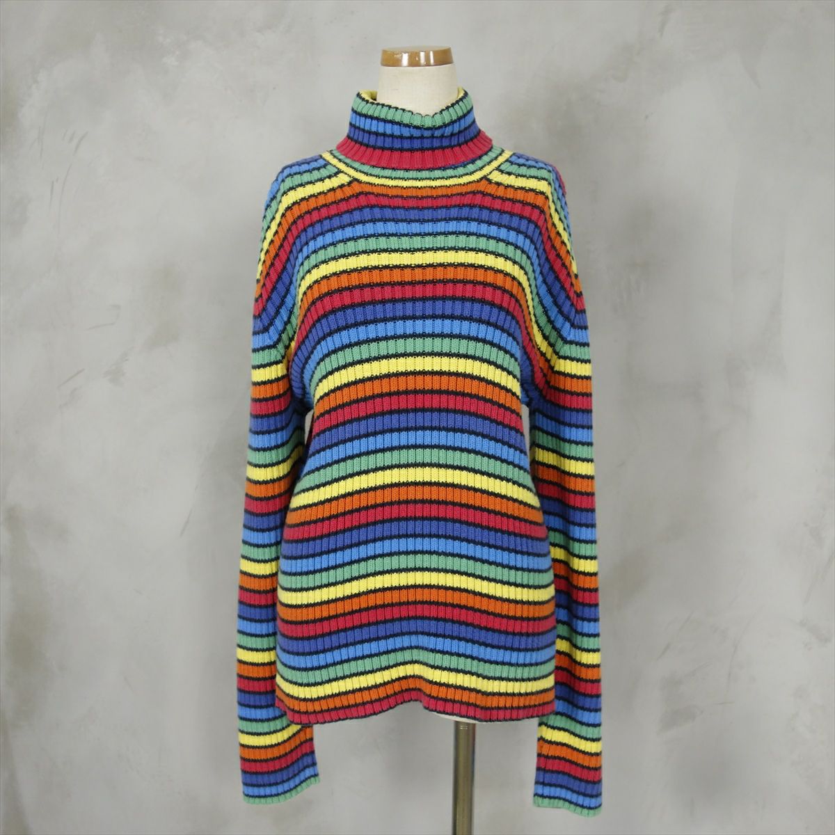 トミーヒルフィガーのセーター