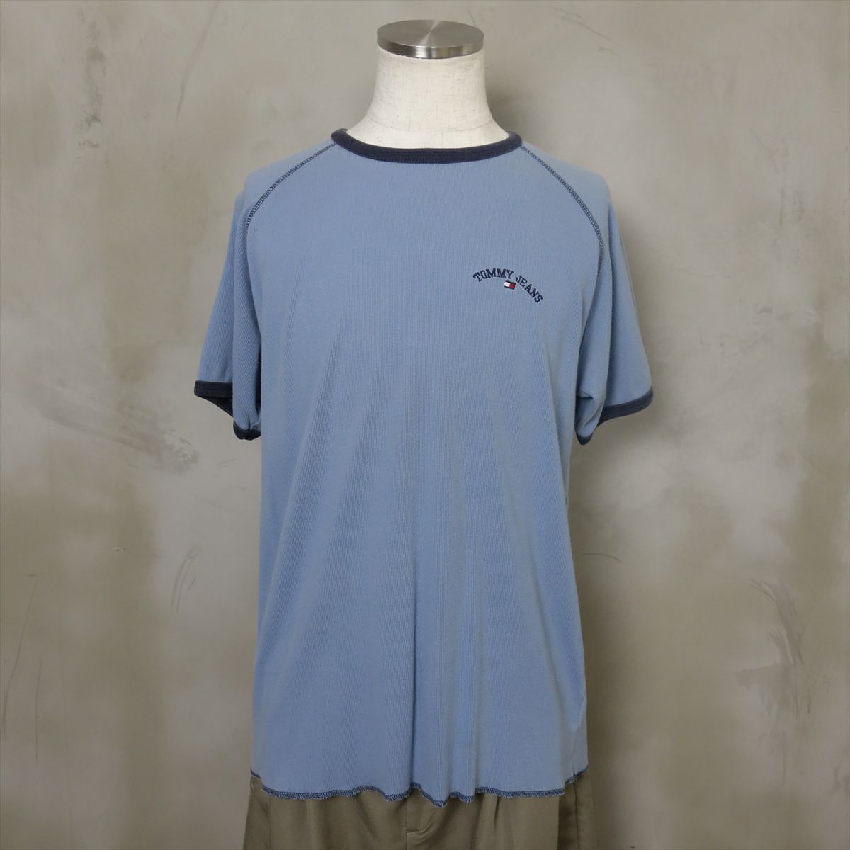 トミーヒルフィガーのTシャツ