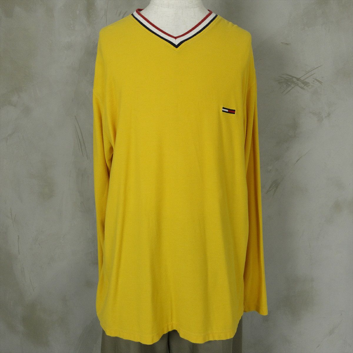 トミーヒルフィガーのロングTシャツ