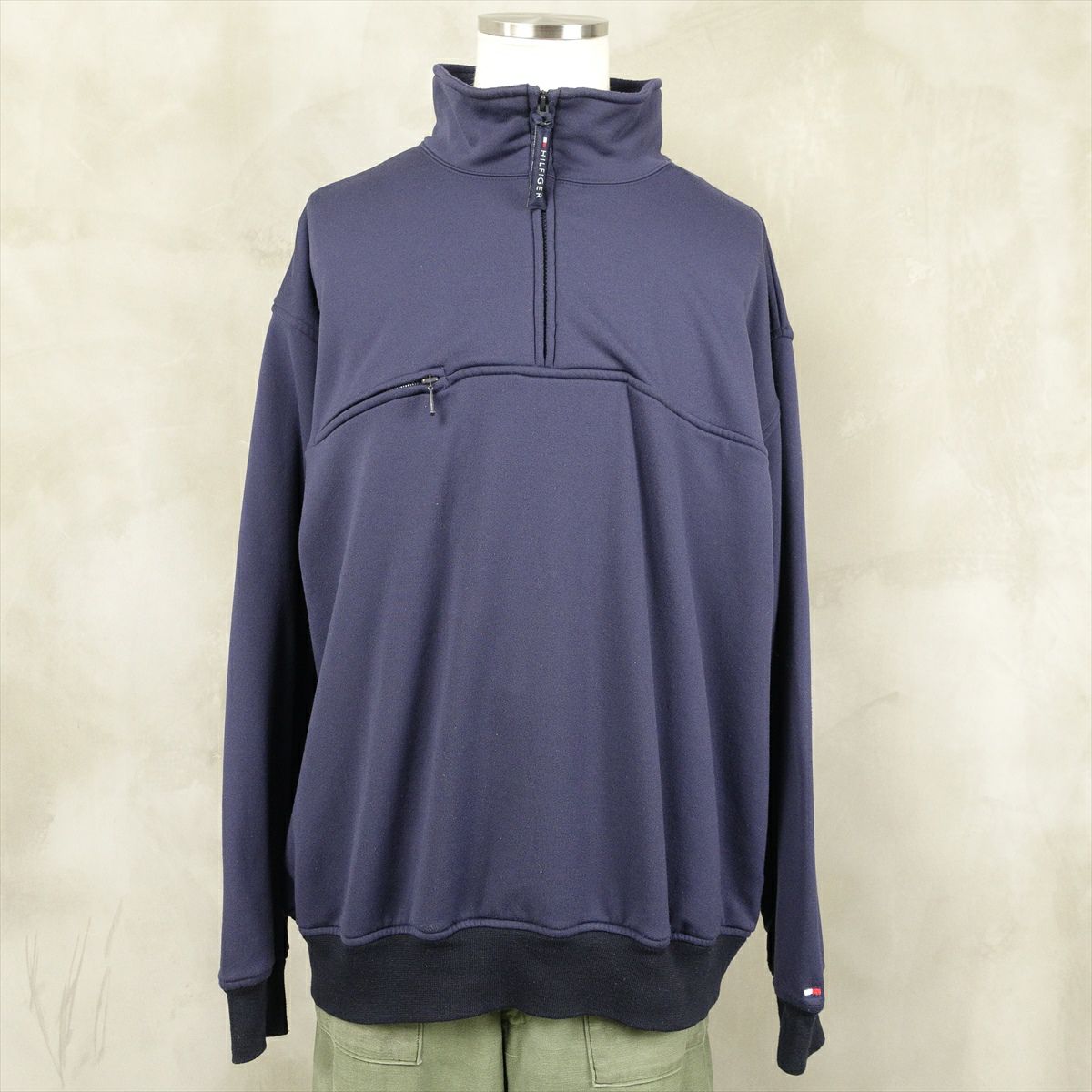 トミーヒルフィガーのシャツ