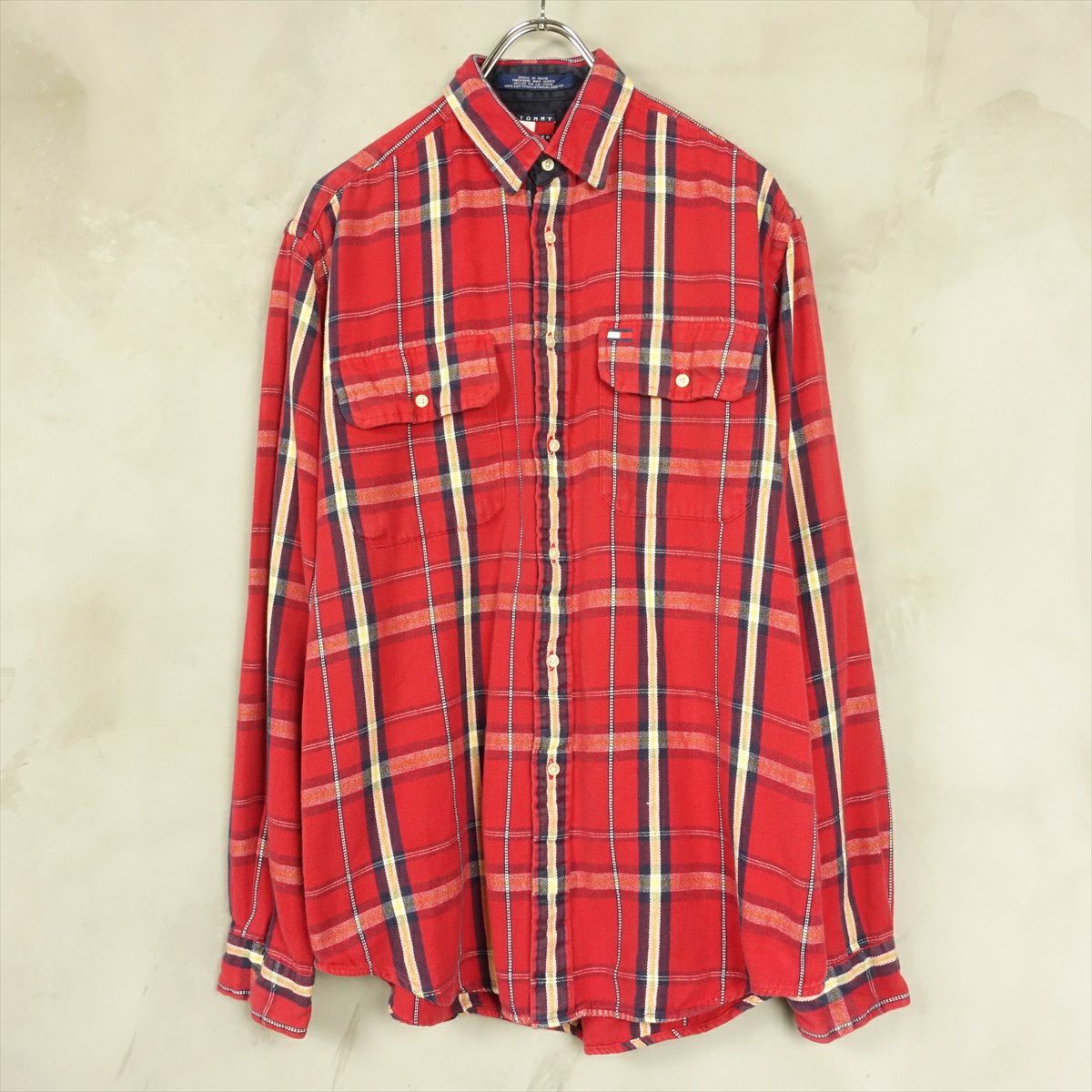 トミーヒルフィガーのシャツ