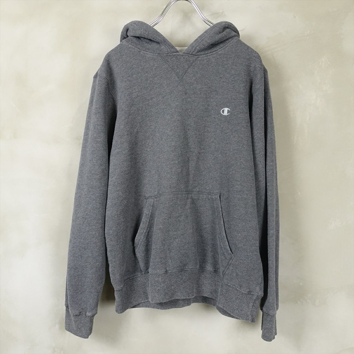 チャンピオンのスウェットパーカー