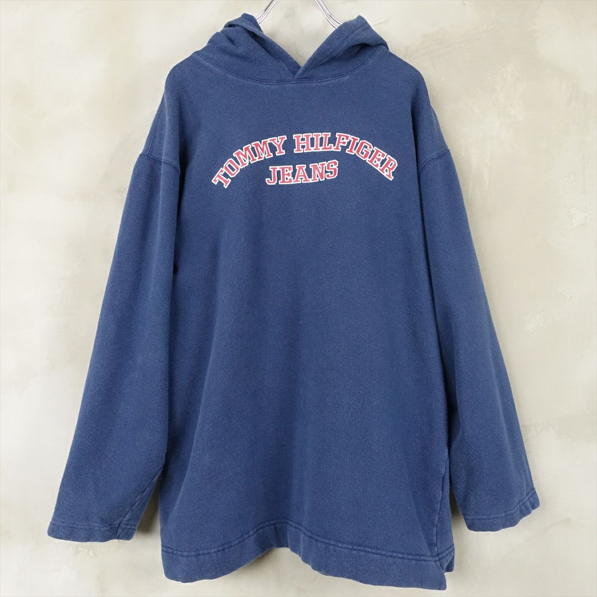 トミーヒルフィガーのスウェットパーカー