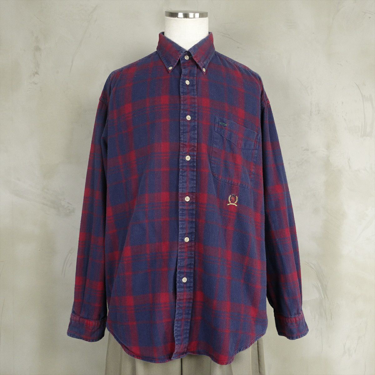 トミーヒルフィガーのネルシャツ