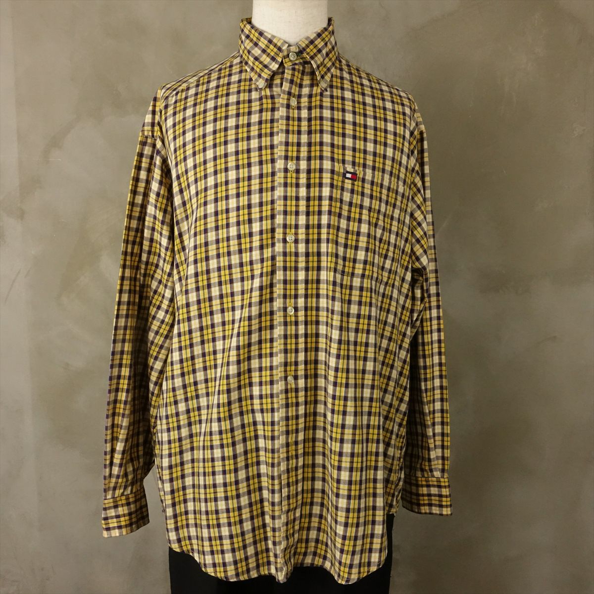 トミーヒルフィガーの長袖シャツ
