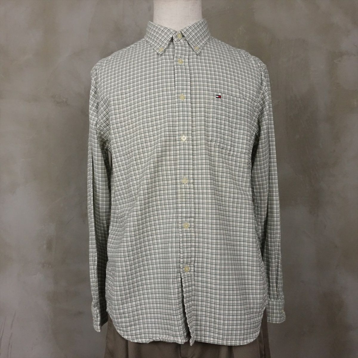 トミーヒルフィガーの長袖シャツ