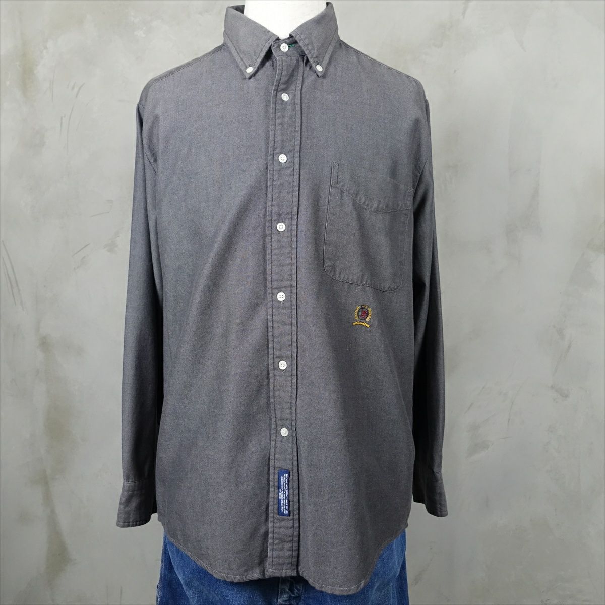 トミーヒルフィガーのTシャツ