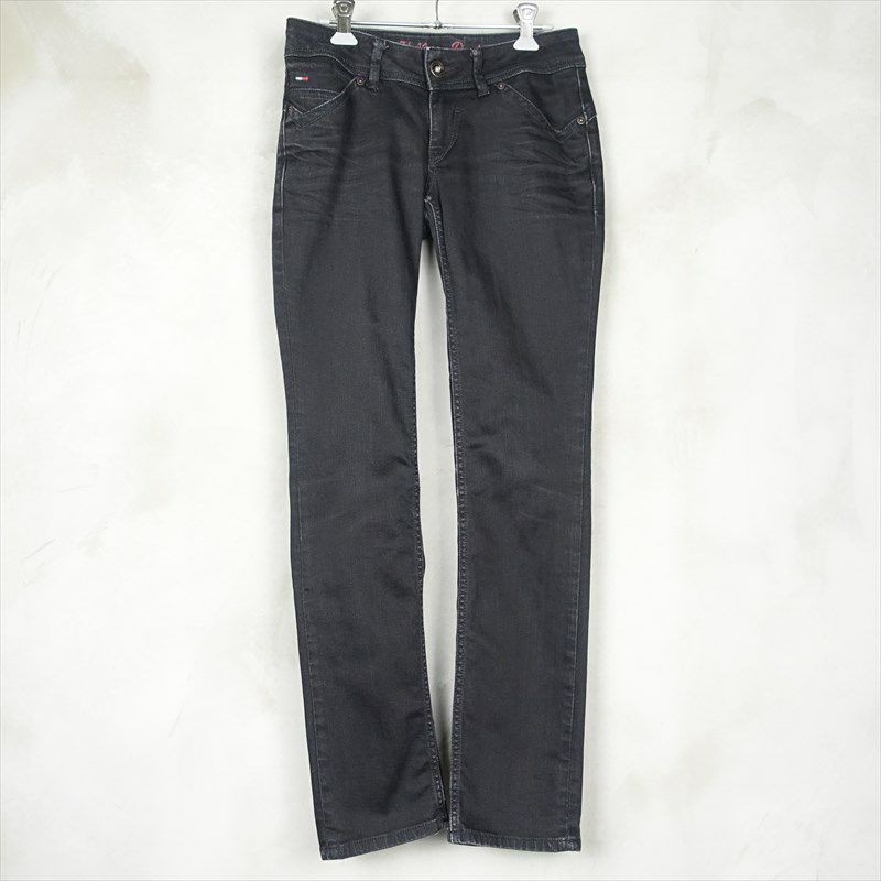 トミーヒルフィガーのデニムパンツ