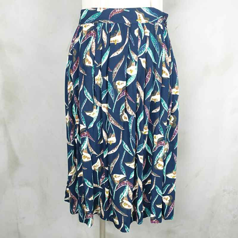 古着の柄スカート