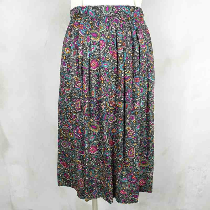 古着の柄スカート