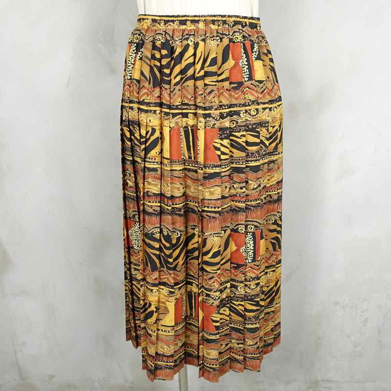 古着の柄スカート