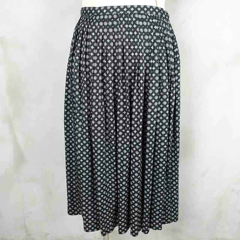 古着の柄スカート