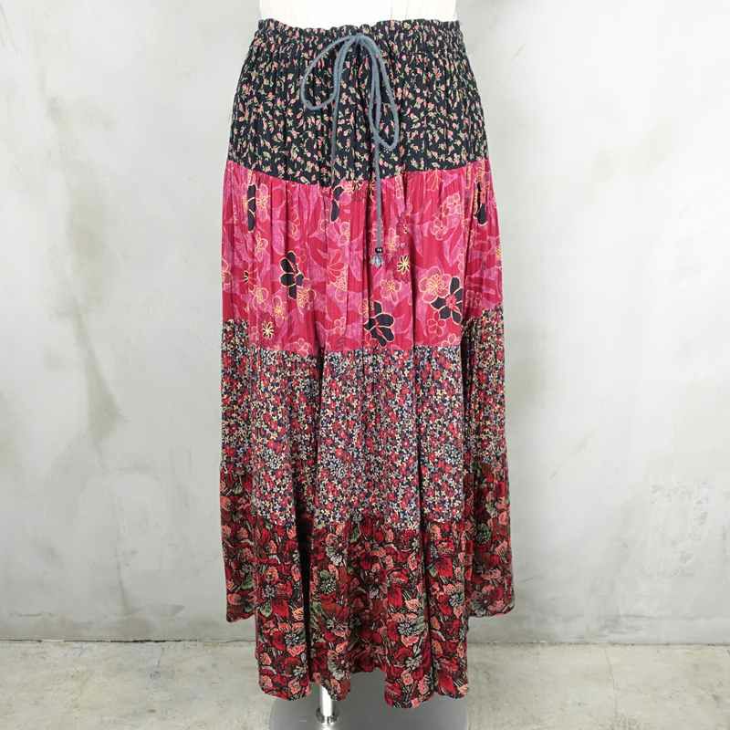 古着の柄スカート