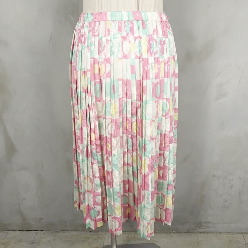 古着の柄スカート