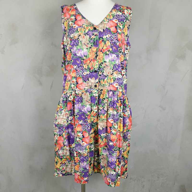 古着のワンピース