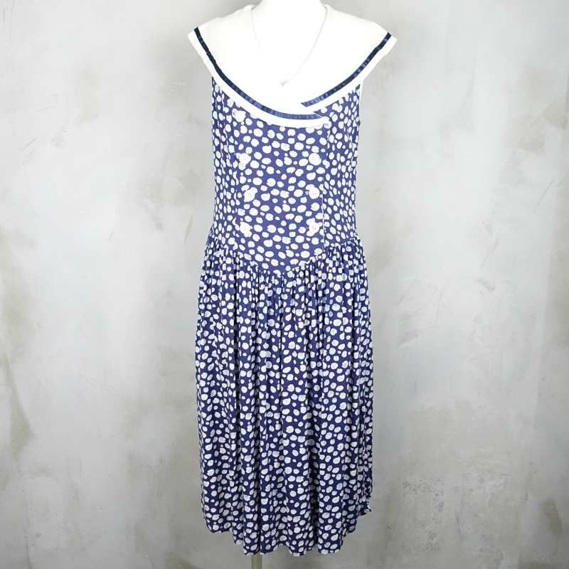 古着のワンピース