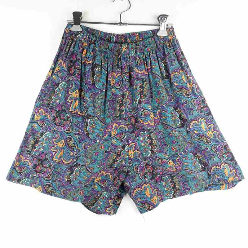 古着のショートパンツ