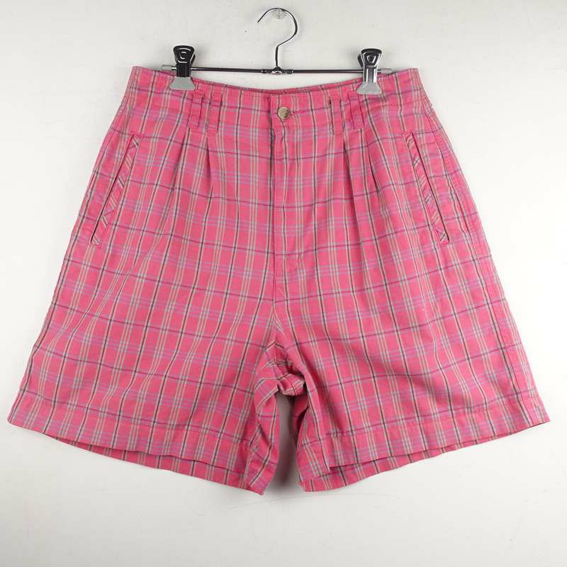 古着のショートパンツ