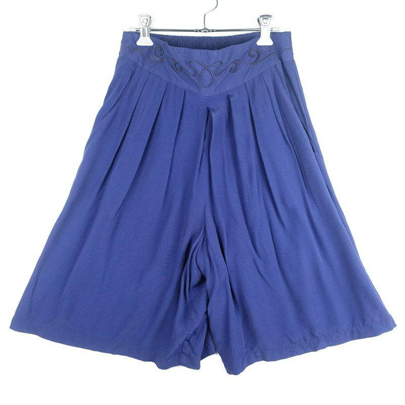 古着のショートパンツ