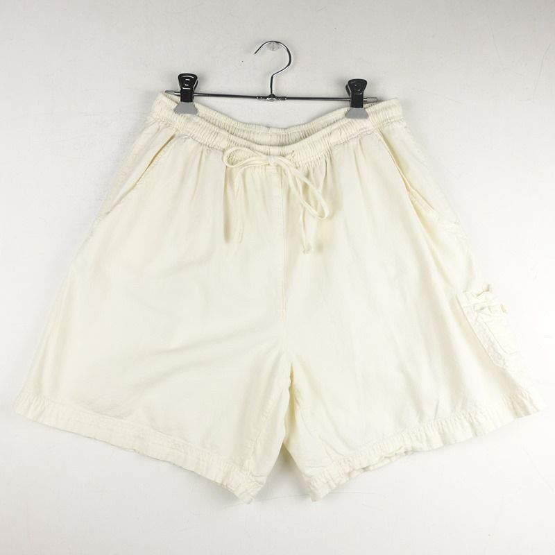 古着のショートパンツ