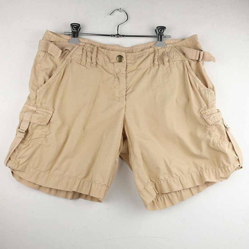 トミーヒルフィガーのショートパンツ