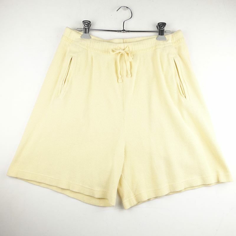 古着のショートパンツ