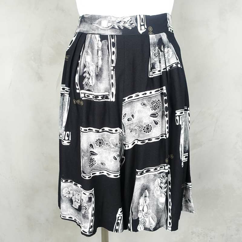 古着のショートパンツ