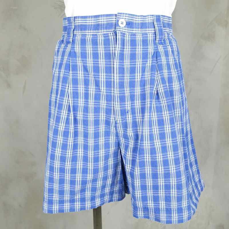 古着のショートパンツ