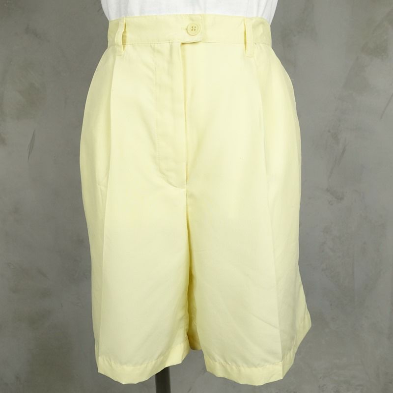 古着のショートパンツ