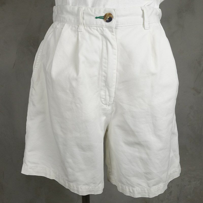 トミーヒルフィガーのショートパンツ