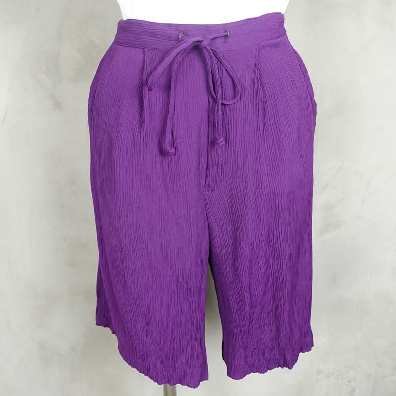 古着のショートパンツ