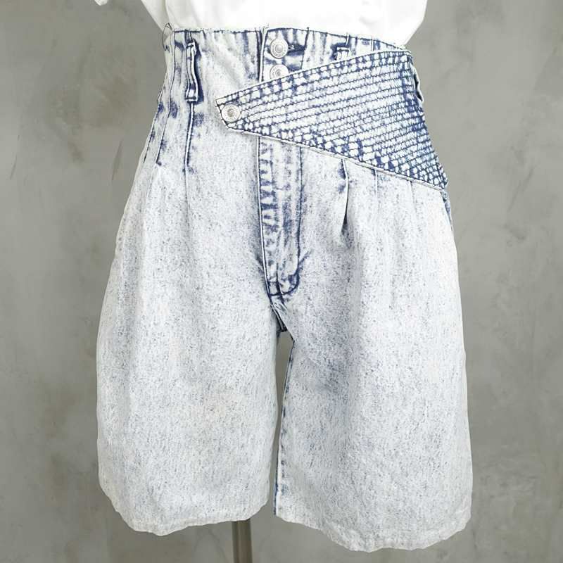 古着のショートパンツ