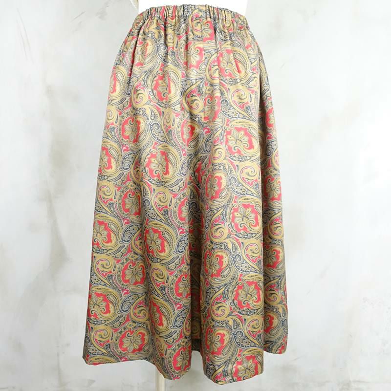 古着のフレアスカート