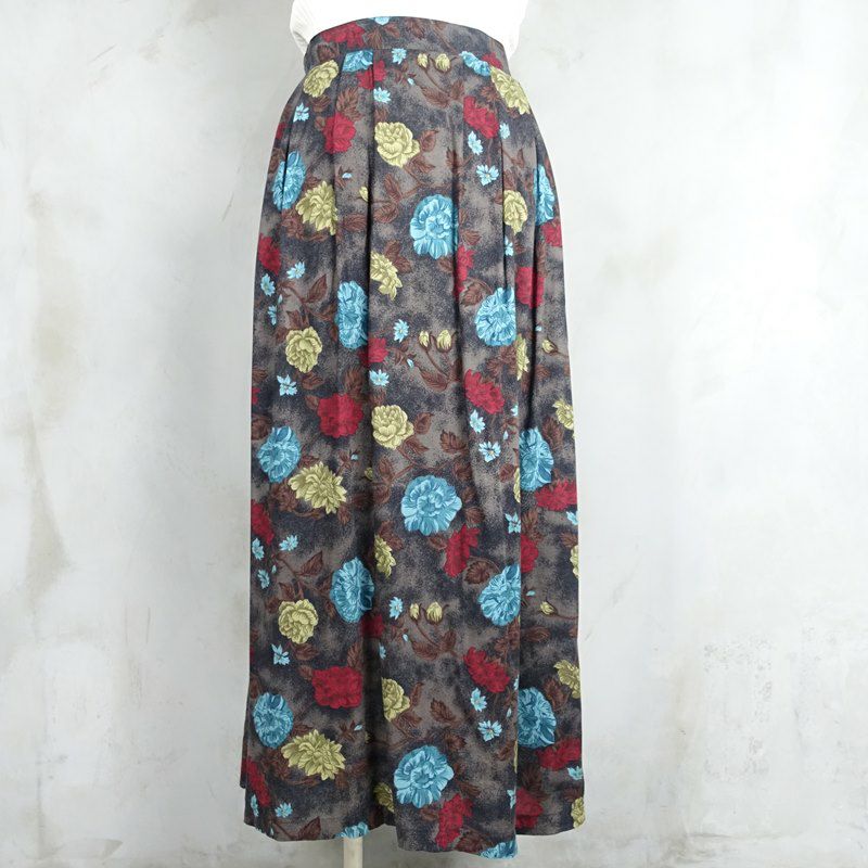 古着のフレアスカート