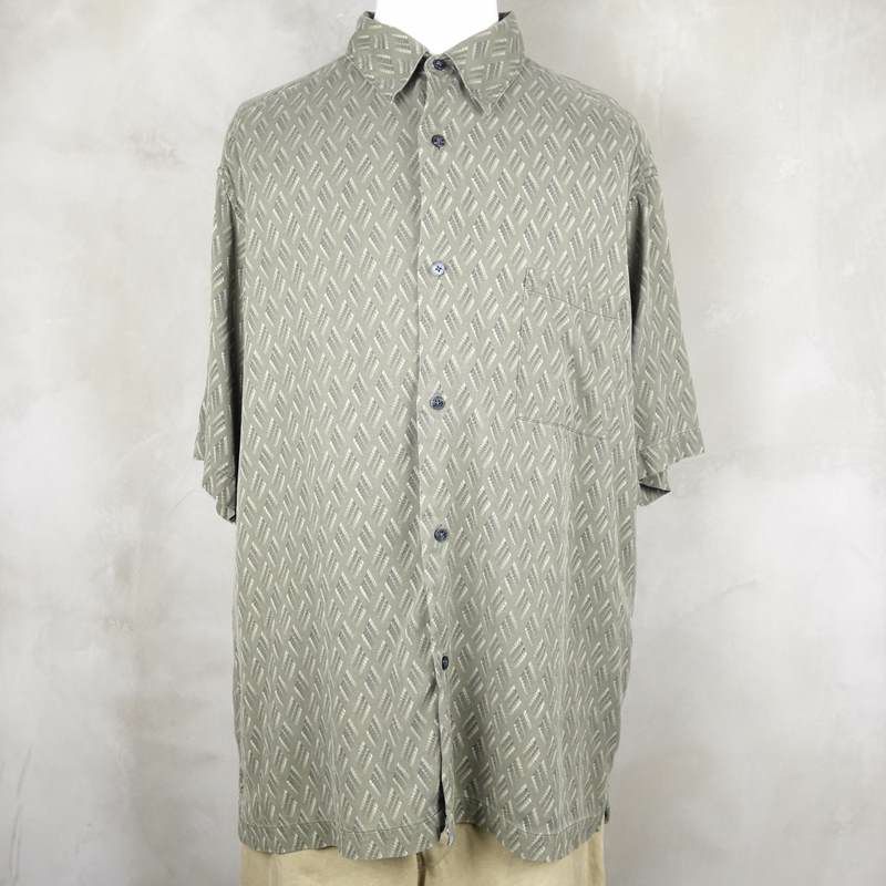 古着の半袖シャツ