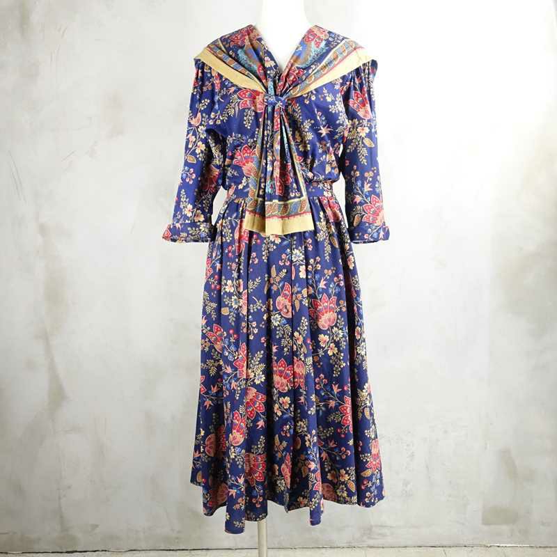 古着のワンピース