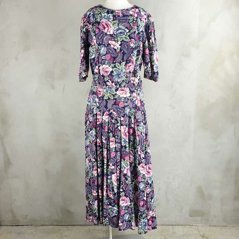 古着のワンピース