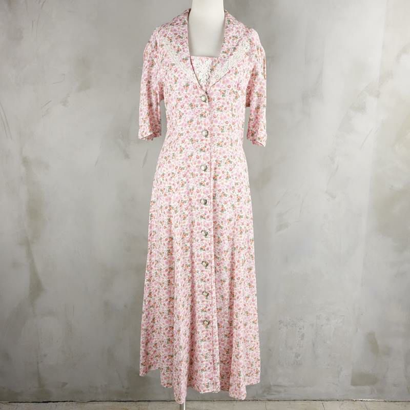 古着の花柄ワンピース