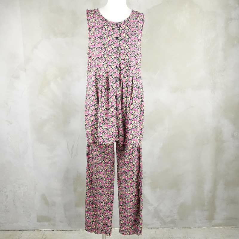 古着の花柄セットアップ