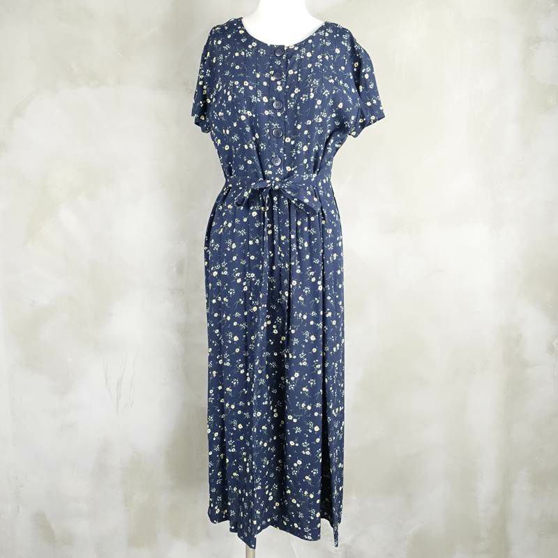 古着の花柄ワンピース