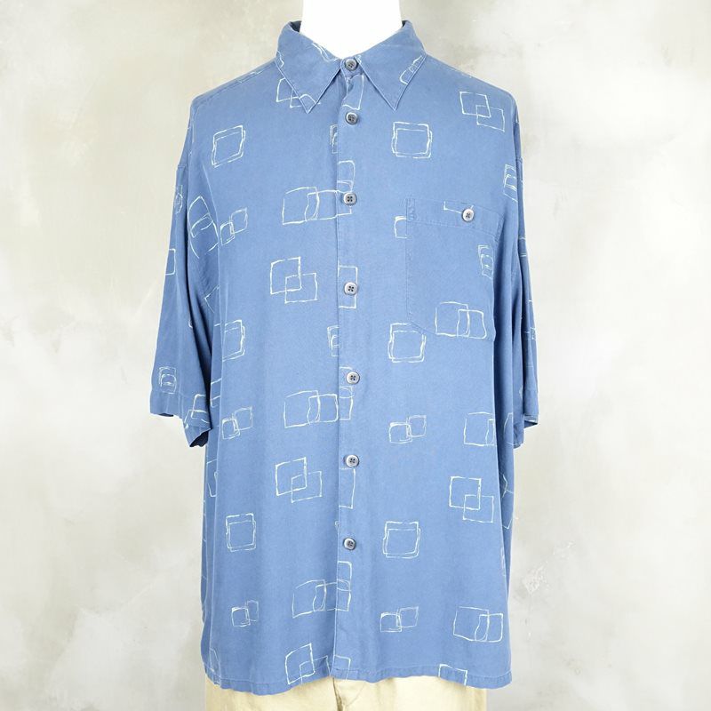 古着のシルク柄シャツ