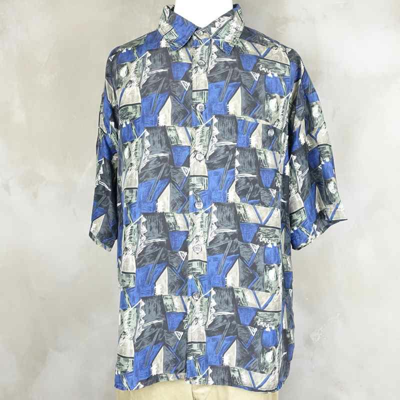 古着のシルク柄シャツ