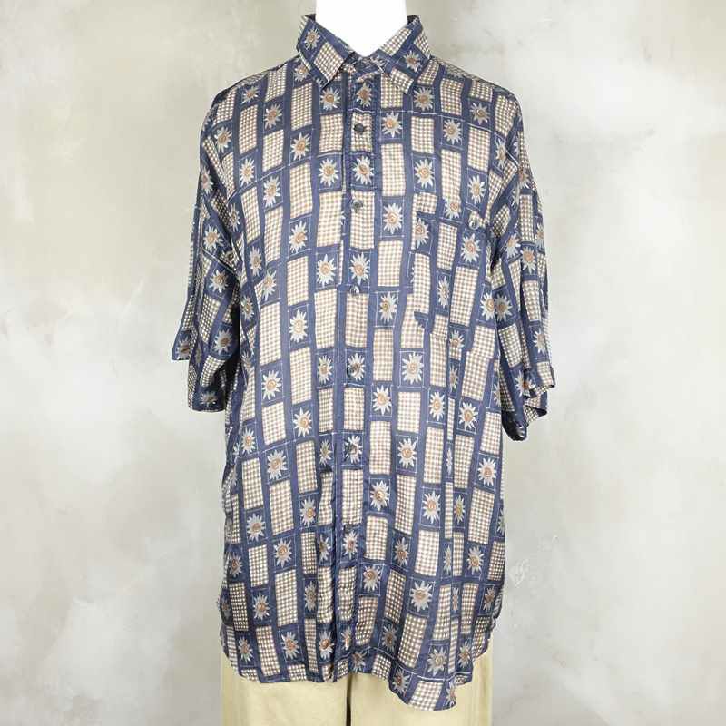 古着のシルク柄シャツ